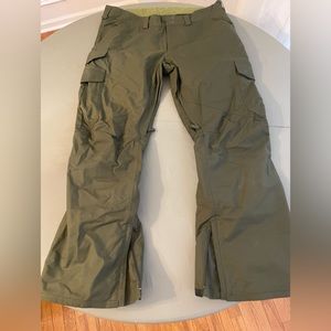Men’s Burton snowboarding pants
